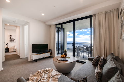 Iconic Kirra Beach Resort - Maitland Accommodation 2