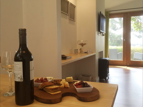 Jonathan Art Centre - Jarramarrumba House - Maitland Accommodation 2