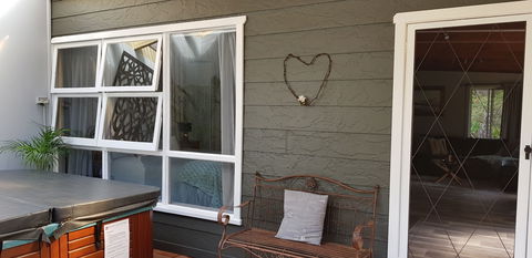 Kiwarrak Country Retreat - Maitland Accommodation 0