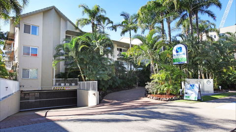 Mari Court Resort - Maitland Accommodation 1