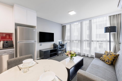 Meriton Suites Adelaide Street, Brisbane - Maitland Accommodation 2