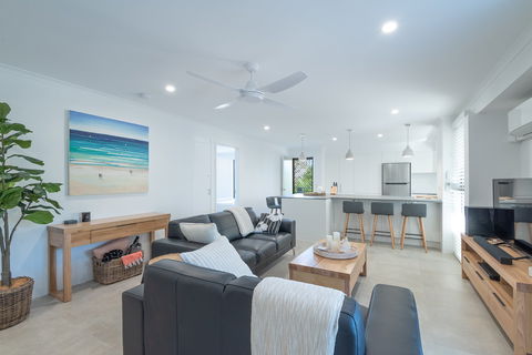 Munna Beach Apartments - Maitland Accommodation 1
