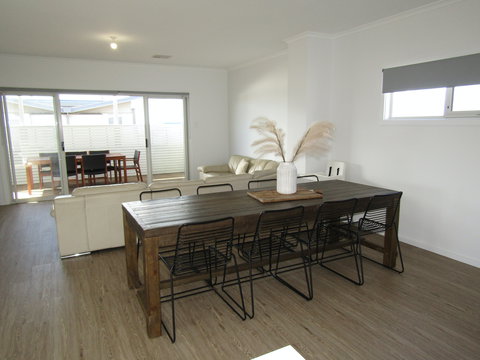 Serenity - Maitland Accommodation 2