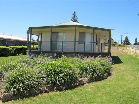 Sims Holiday Home - Maitland Accommodation 0