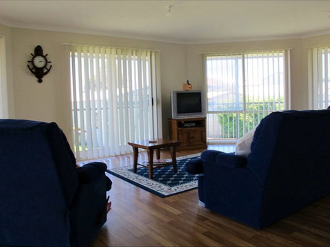 Sims Holiday Home - Maitland Accommodation 1