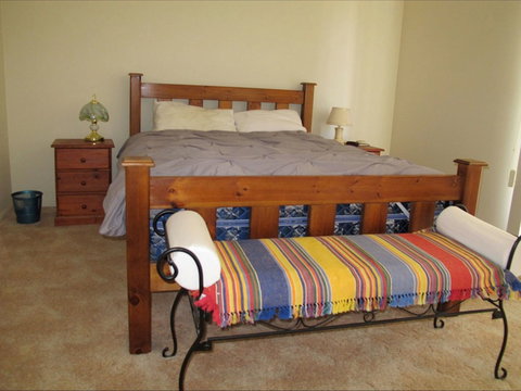 Sims Holiday Home - Maitland Accommodation 2