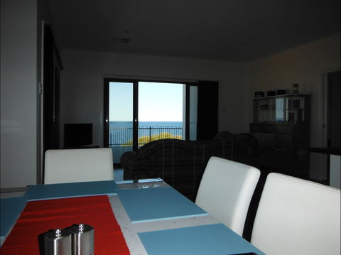 Coastal Getaway - Maitland Accommodation 1