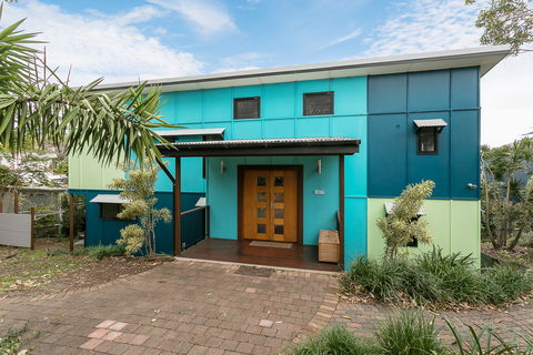 Colours Of Cylinder - Maitland Accommodation 1