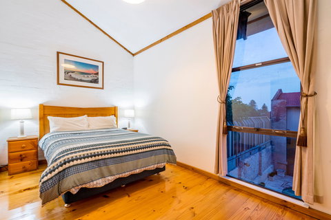Cottesloe Beach Chalets - Maitland Accommodation 2