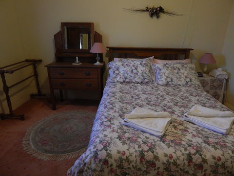 Croll Cottage - Maitland Accommodation 2