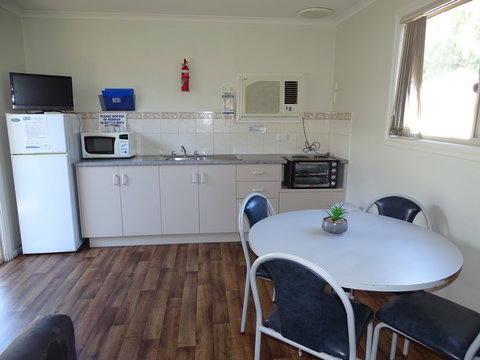 Moonta Bay Cabins - Cabin 2 - Maitland Accommodation 1