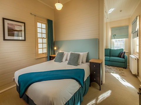 Yarrangobilly Caves House: Guest Rooms - Maitland Accommodation 1