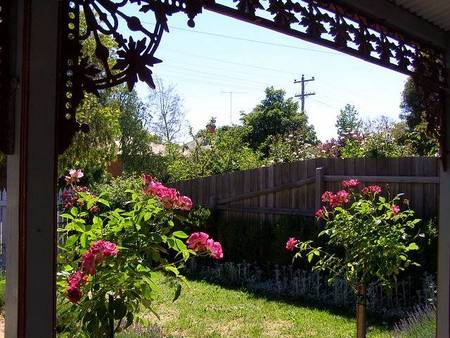 Airleigh - Rose Cottage - Maitland Accommodation 4