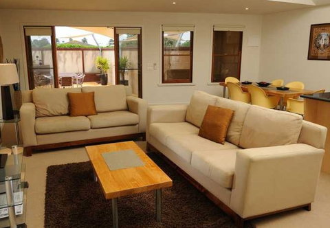 Sackville Apt No 1 - Maitland Accommodation 2