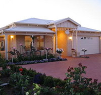Sussex on Willis Cove Bed and Breakfast - Maitland Accommodation