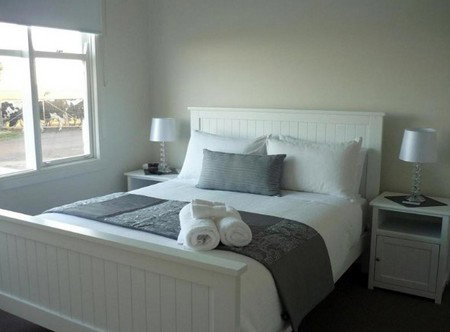 Calgary House & Cottage Accommodation - Maitland Accommodation 1