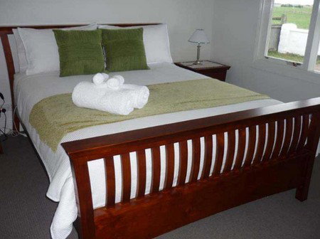 Calgary House & Cottage Accommodation - Maitland Accommodation 4