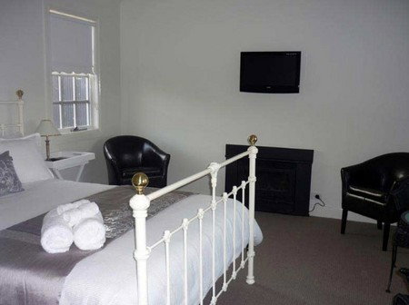 Calgary House & Cottage Accommodation - Maitland Accommodation 5