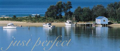 Baywatch Luxury Apartments - Maitland Accommodation 3