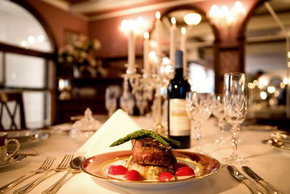 Titanic Theatre Restaurant - Maitland Accommodation 3