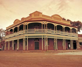 State Hotel - Maitland Accommodation 0