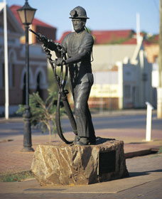 Miners Monument - Maitland Accommodation 0