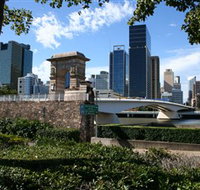Former Victoria Bridge Abutment Memorial - Maitland Accommodation