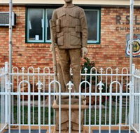 Soldier Statue Memorial Chinchilla - Maitland Accommodation