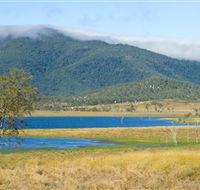 Lake Elphinstone - Maitland Accommodation