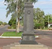 Winton War Memorial - Maitland Accommodation