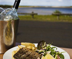 Hedys Restaurant At The Heads Hotel - Maitland Accommodation 0