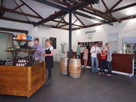 Johnston Oakbank Cellar Door - Maitland Accommodation 1