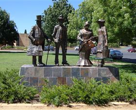 Dad, Dave, Mum And Mabel - Maitland Accommodation 2