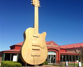 Big Golden Guitar Tourist Centre - Maitland Accommodation 1