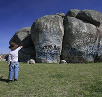 Thunderbolts Rock - Maitland Accommodation
