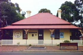 Dredges Cottage - Maitland Accommodation 0