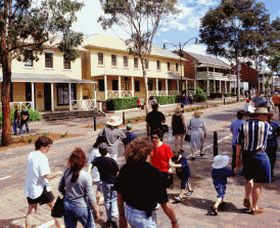 Campbelltown Heritage Walk - Maitland Accommodation 4