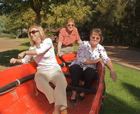 Sculpture Garden Campbelltown - Maitland Accommodation 5