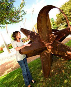 Sculpture Garden Campbelltown - Maitland Accommodation 4
