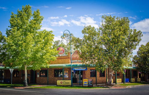 Crown Hotel Wentworth - Maitland Accommodation 0