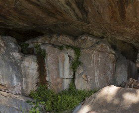 Nanguluwur Rock Art Site And Walk - Maitland Accommodation 1