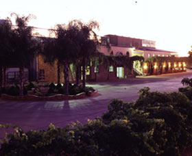 Warburn Estate - Maitland Accommodation 2