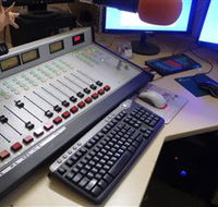 Peak Hill FM Community Radio Station - Maitland Accommodation