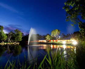 Savannah Visitor Plaza, Taronga Western Plains Zoo Dubbo - Maitland Accommodation 3