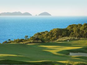 Hamilton Island Golf Club - Maitland Accommodation 1