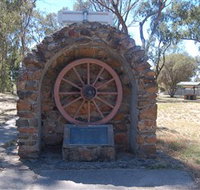 Jindera Pioneer Cairn - Maitland Accommodation