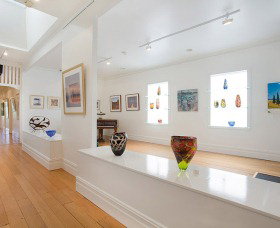 Lost Bear Gallery - Maitland Accommodation 1