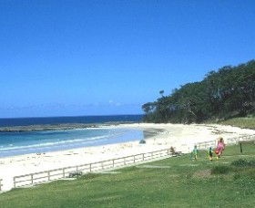 Mollymook Beach - Maitland Accommodation 2
