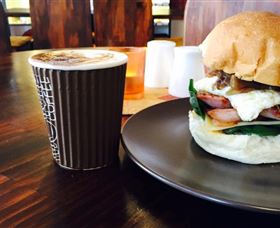 Edgey's Manor - Maitland Accommodation 6