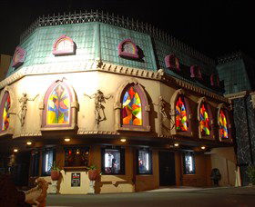Draculas Cabaret Restaurant - Maitland Accommodation 0